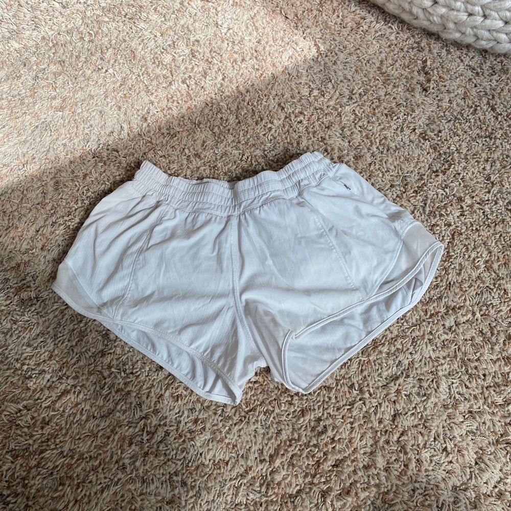 Lululemon hotty hot short 2.5”